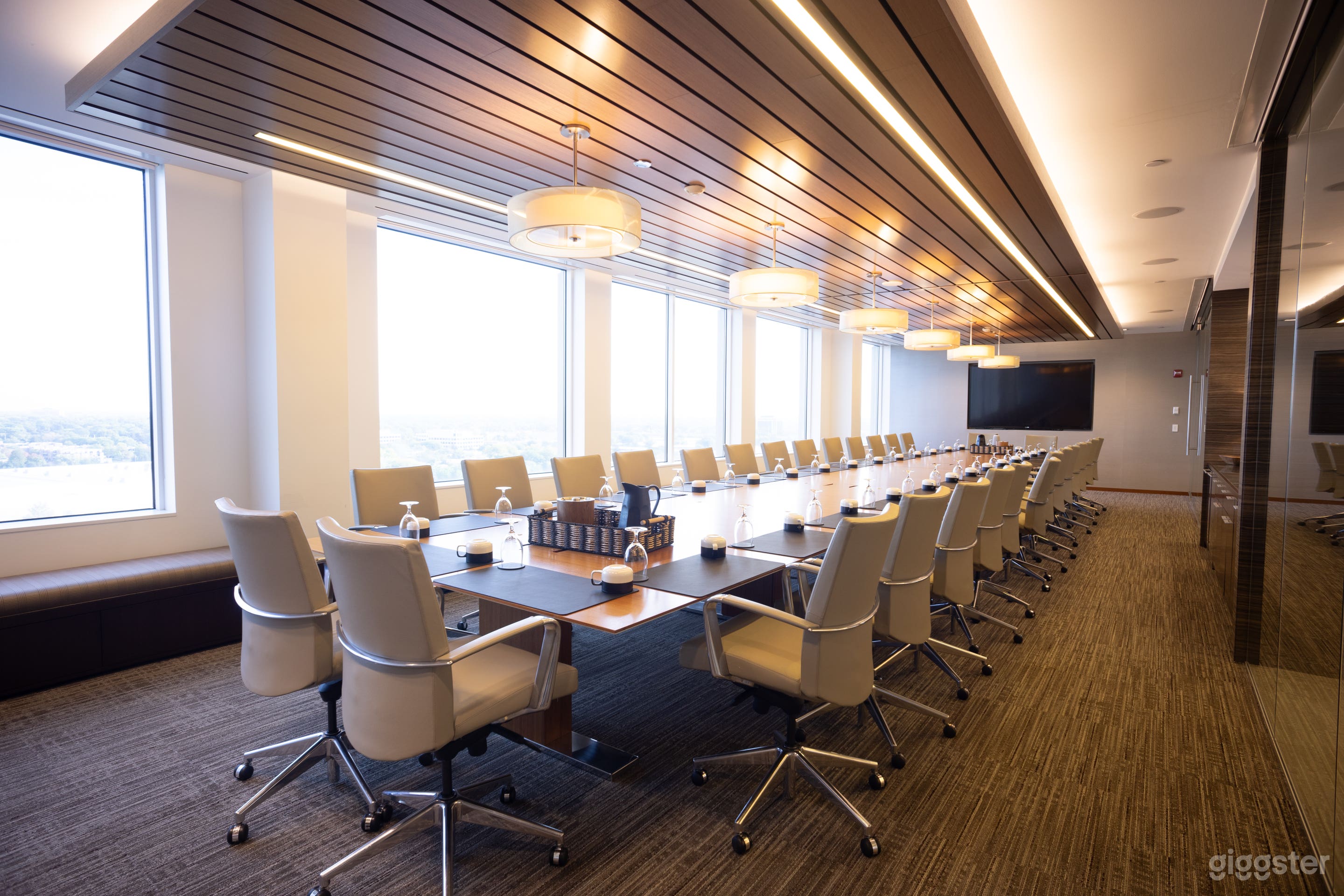 The Skyline Boardroom Photo 2
