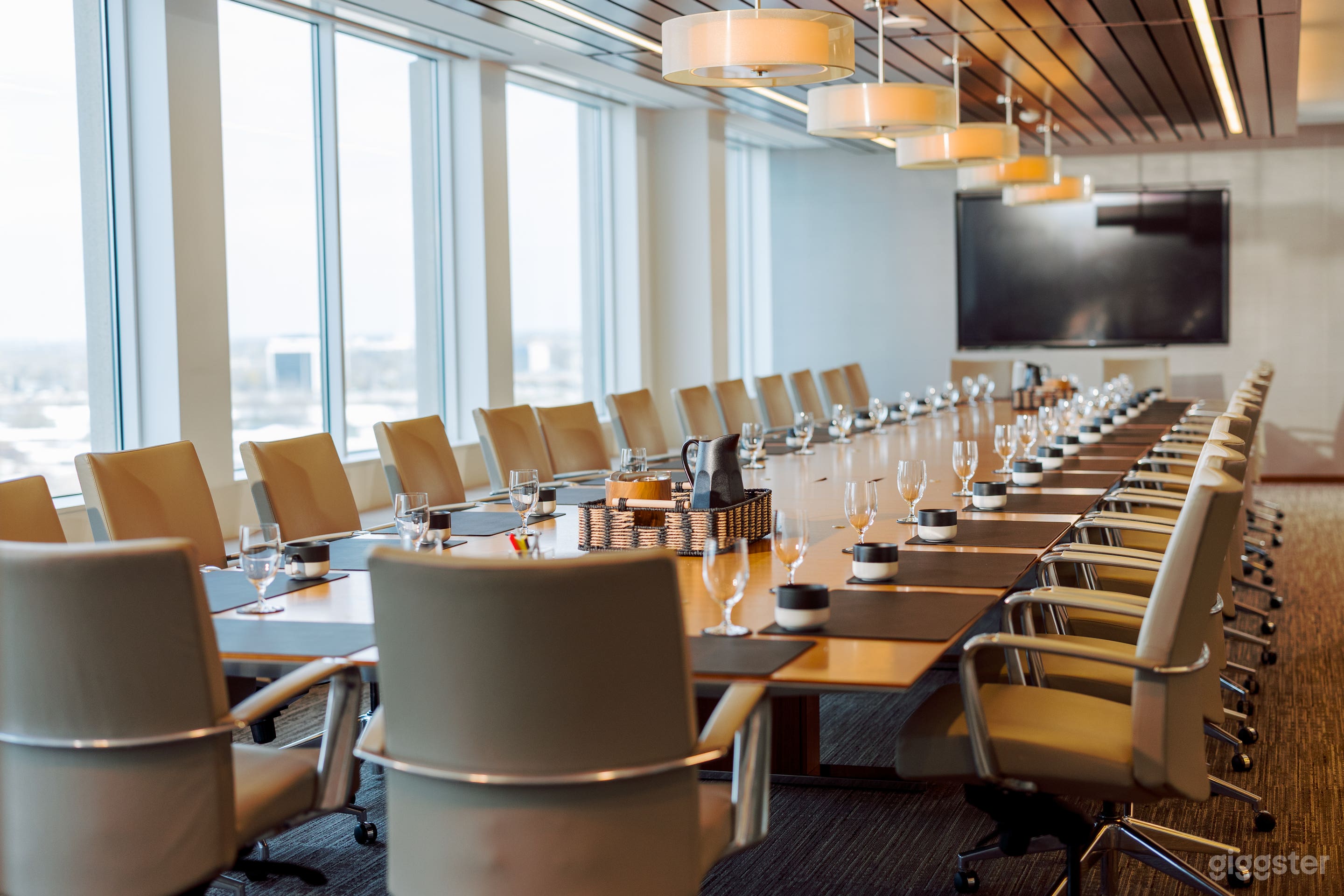 The Skyline Boardroom Photo 1