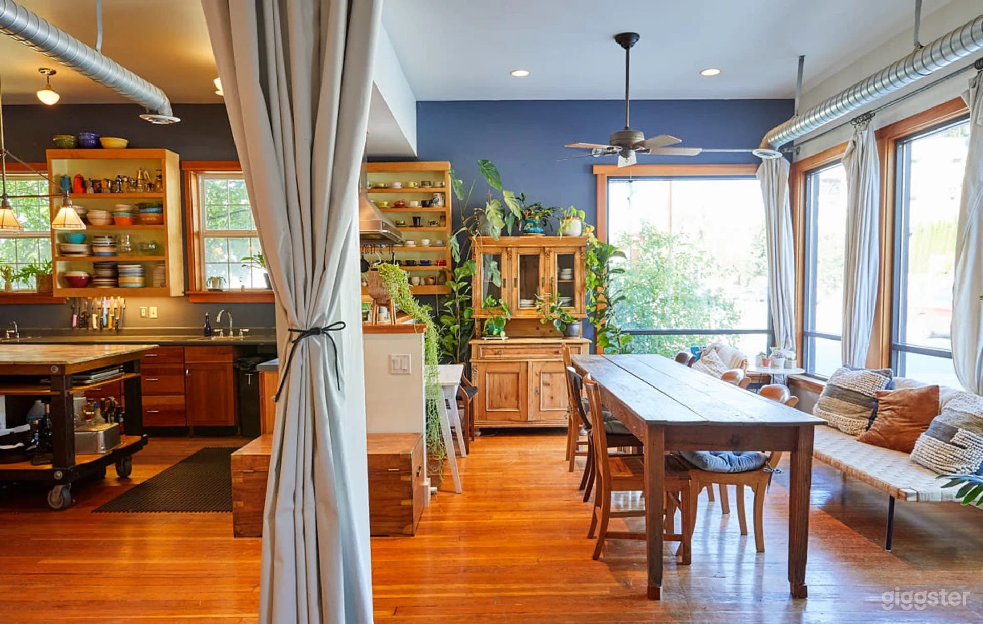 West Seattle Daylight Photo Studio With Full Kitchen Photo 4