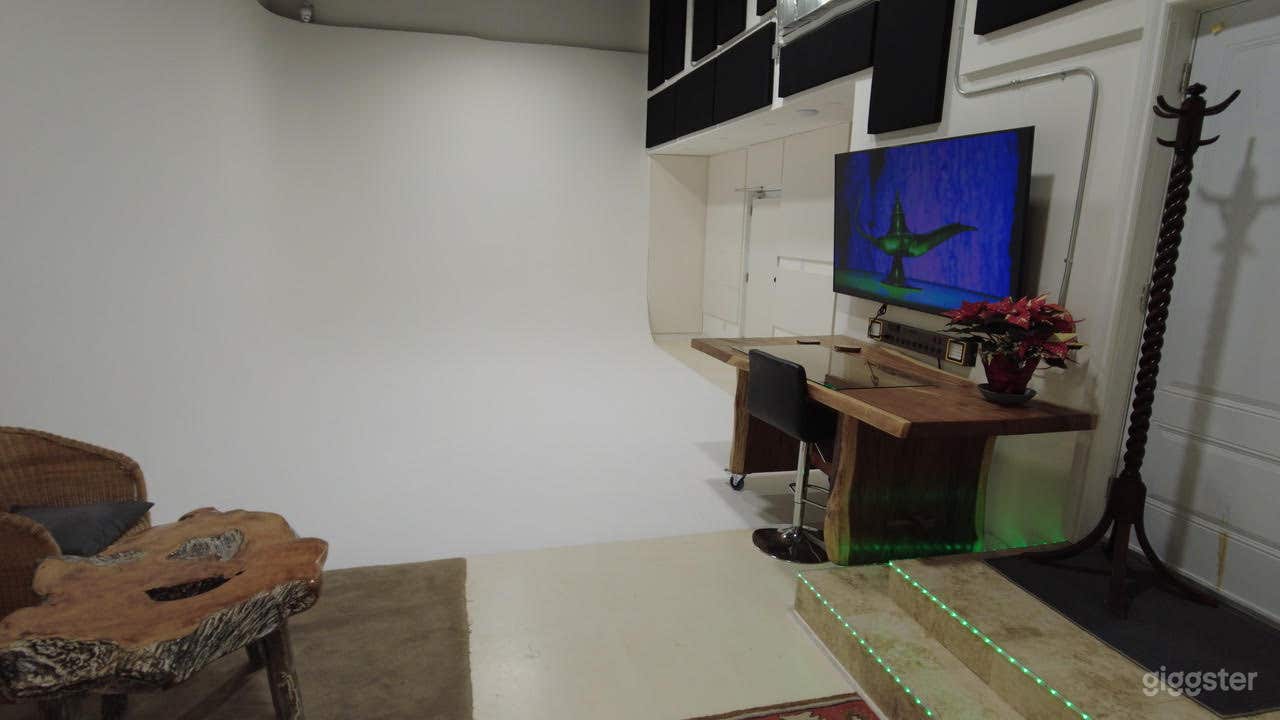 Large Studio w/ High Ceilings &amp; Perfect Lighting Photo 4
