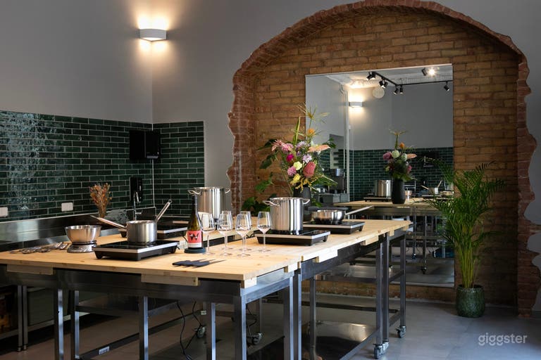  Creative Neighborhood Studio & Cooking School 
