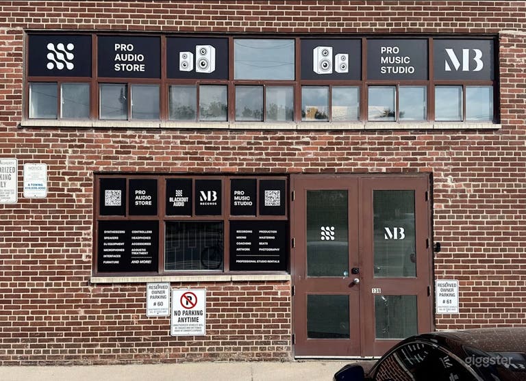  Leslieville Loft Studio Space for Creatives & Professionals 