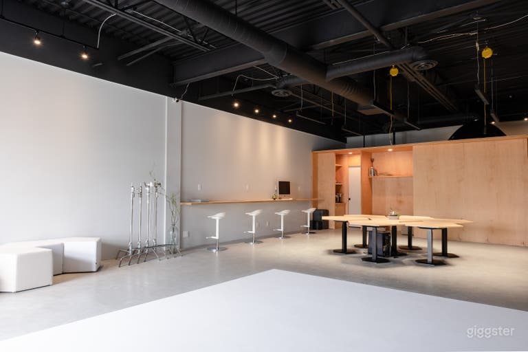  Super Spacious Cyclorama Studio 