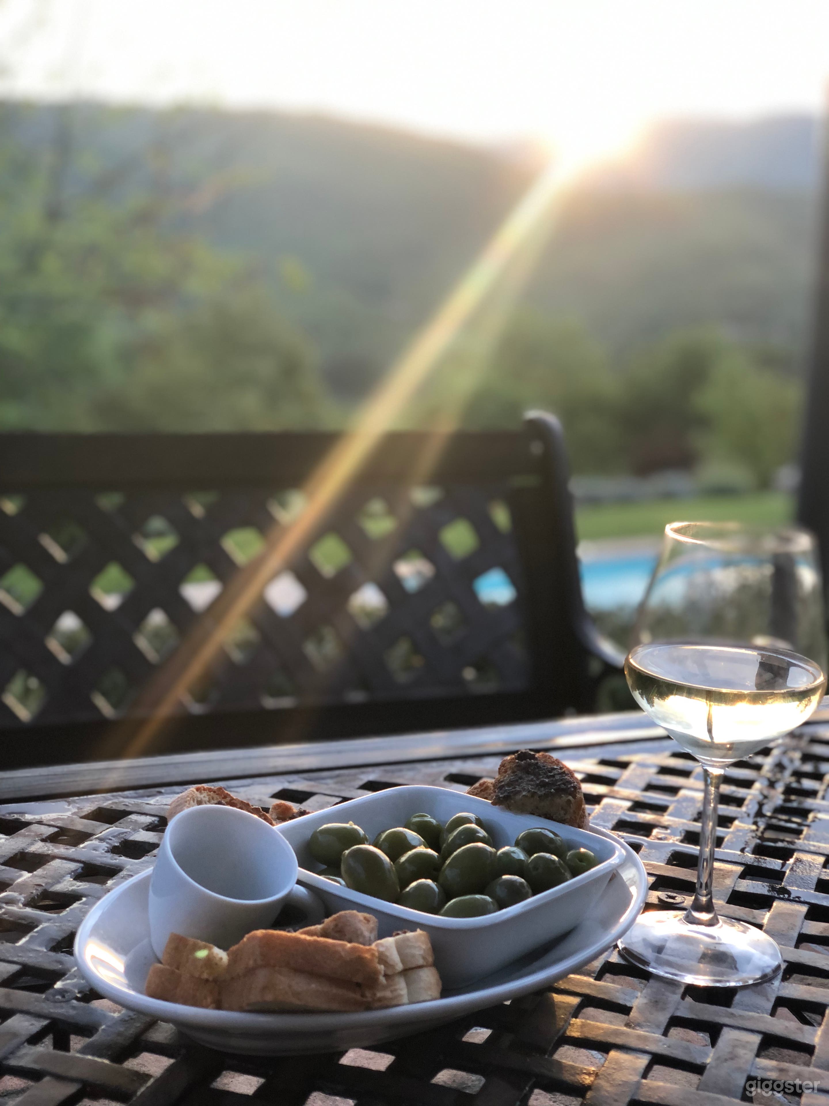 Pool Property with Stunning Countryside Views Photo 2