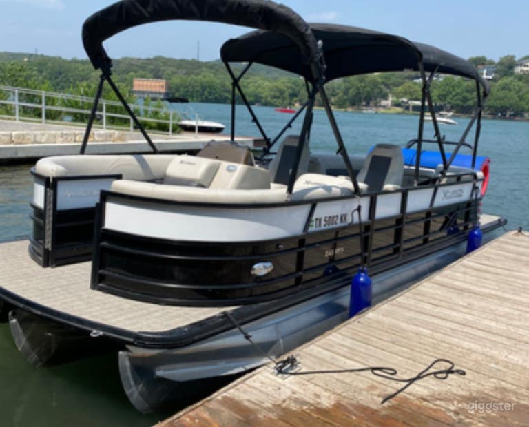  Tri-Hull Pontoon Boats for Events in Austin 