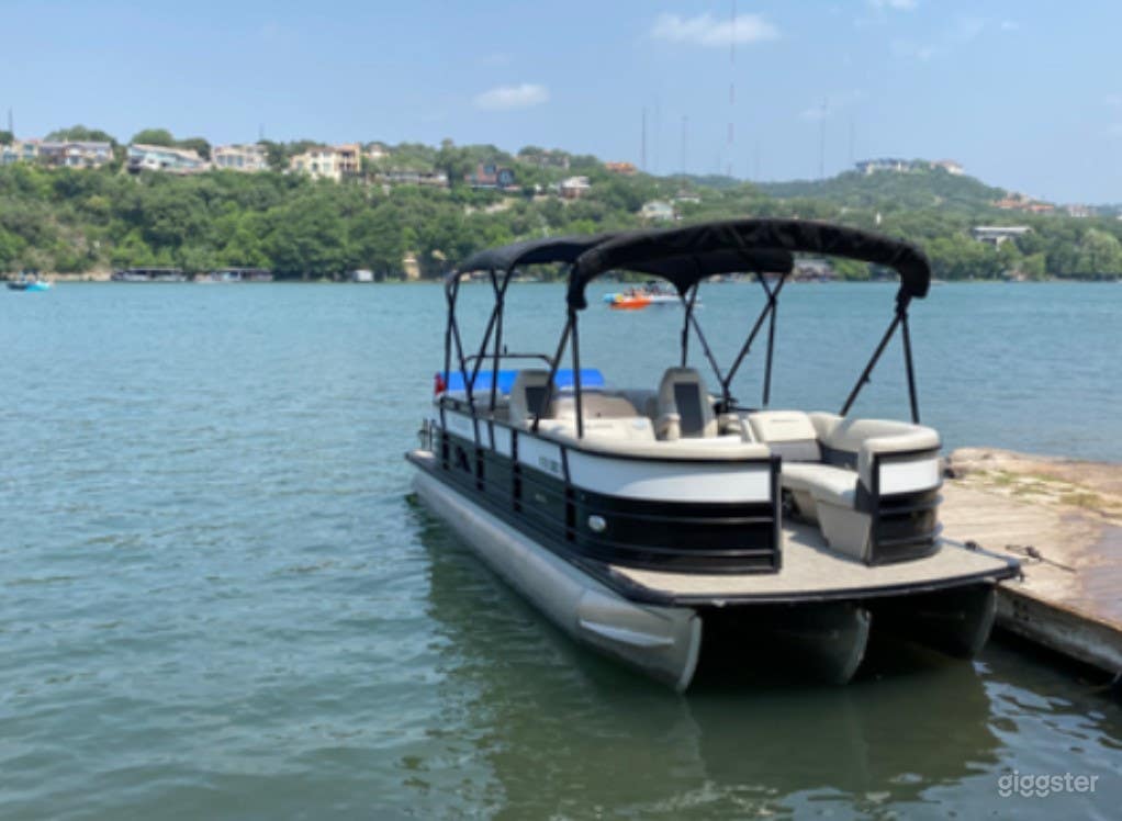 Tri-Hull Pontoon Boats for Events in Austin Photo 1
