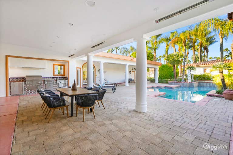  Charming, private pool with amazing views 