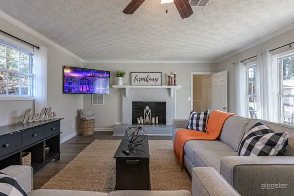 4BR Ranch Style Home A Mile From Historic Downtown Photo 3