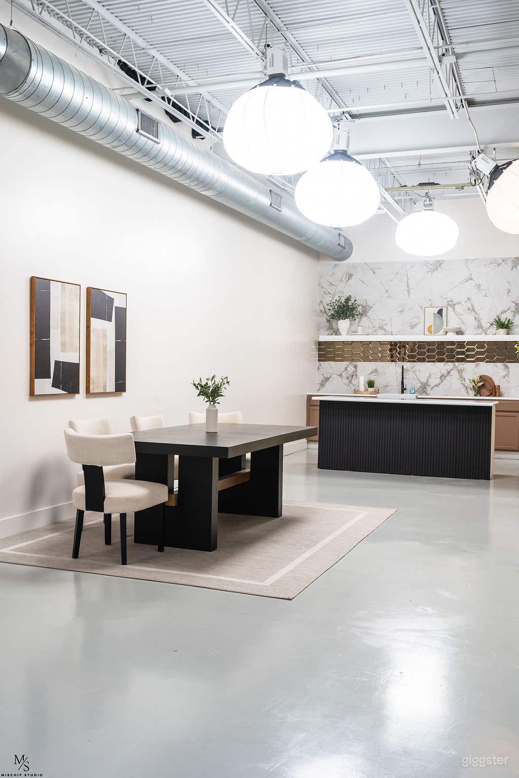 NEW Pre-lit Content Studio for Video, Photos + Podcasts Photo 4