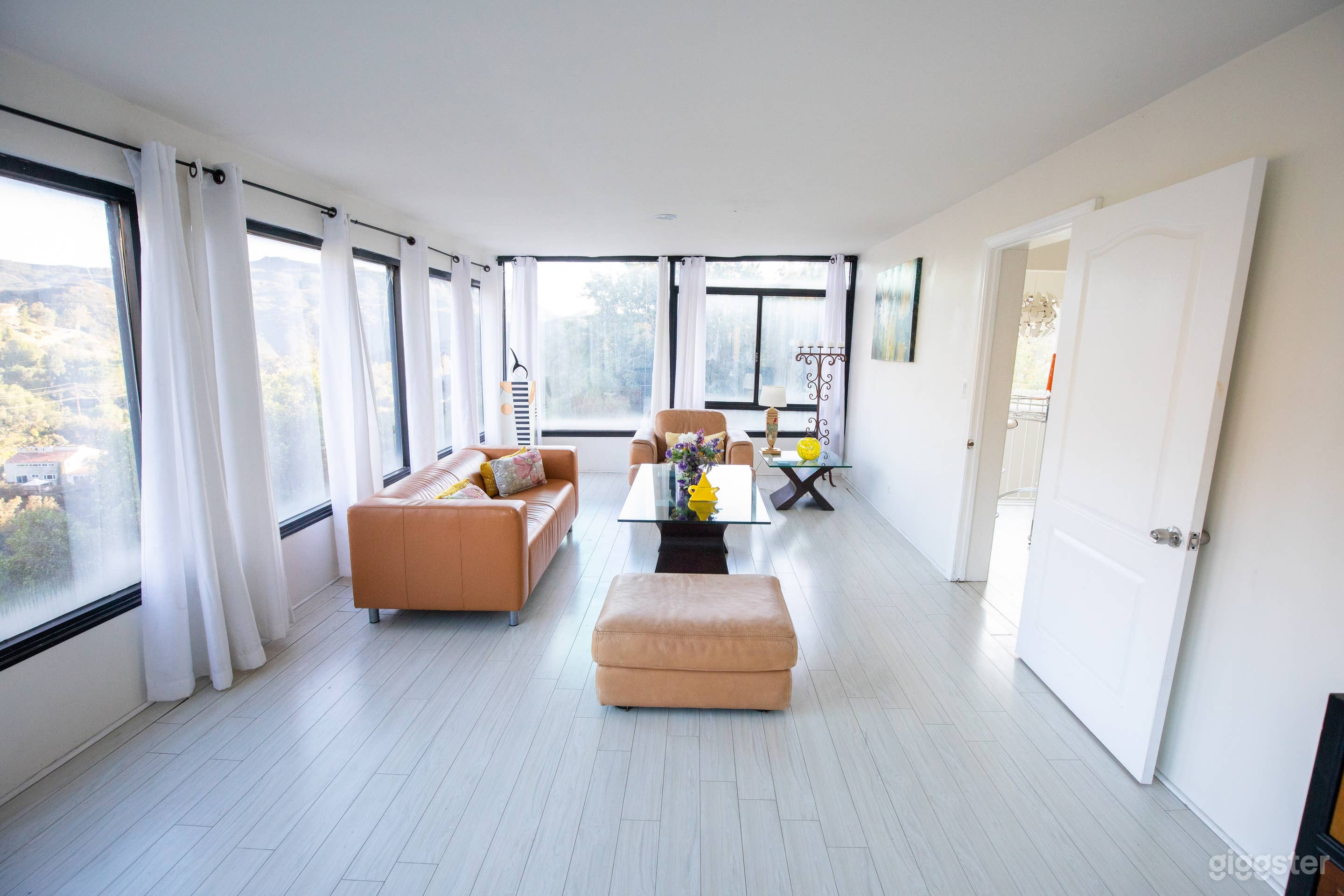 Mulholland Corridor Home Photo 1