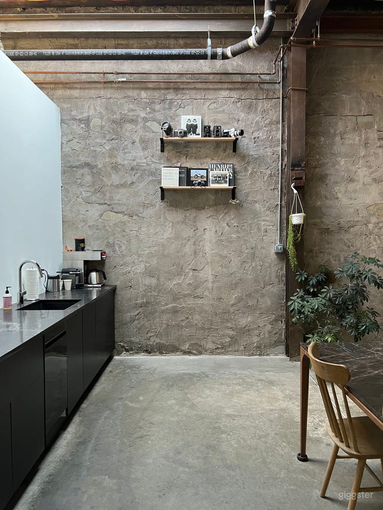  3000sq/ft High End Natural Light Photo Studio 