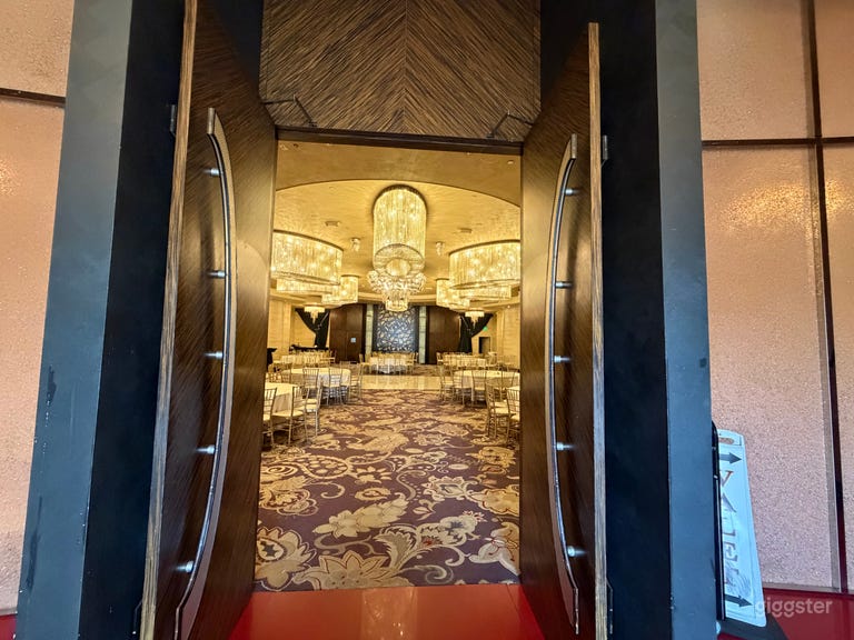  luxury restaurant location in Glendale 