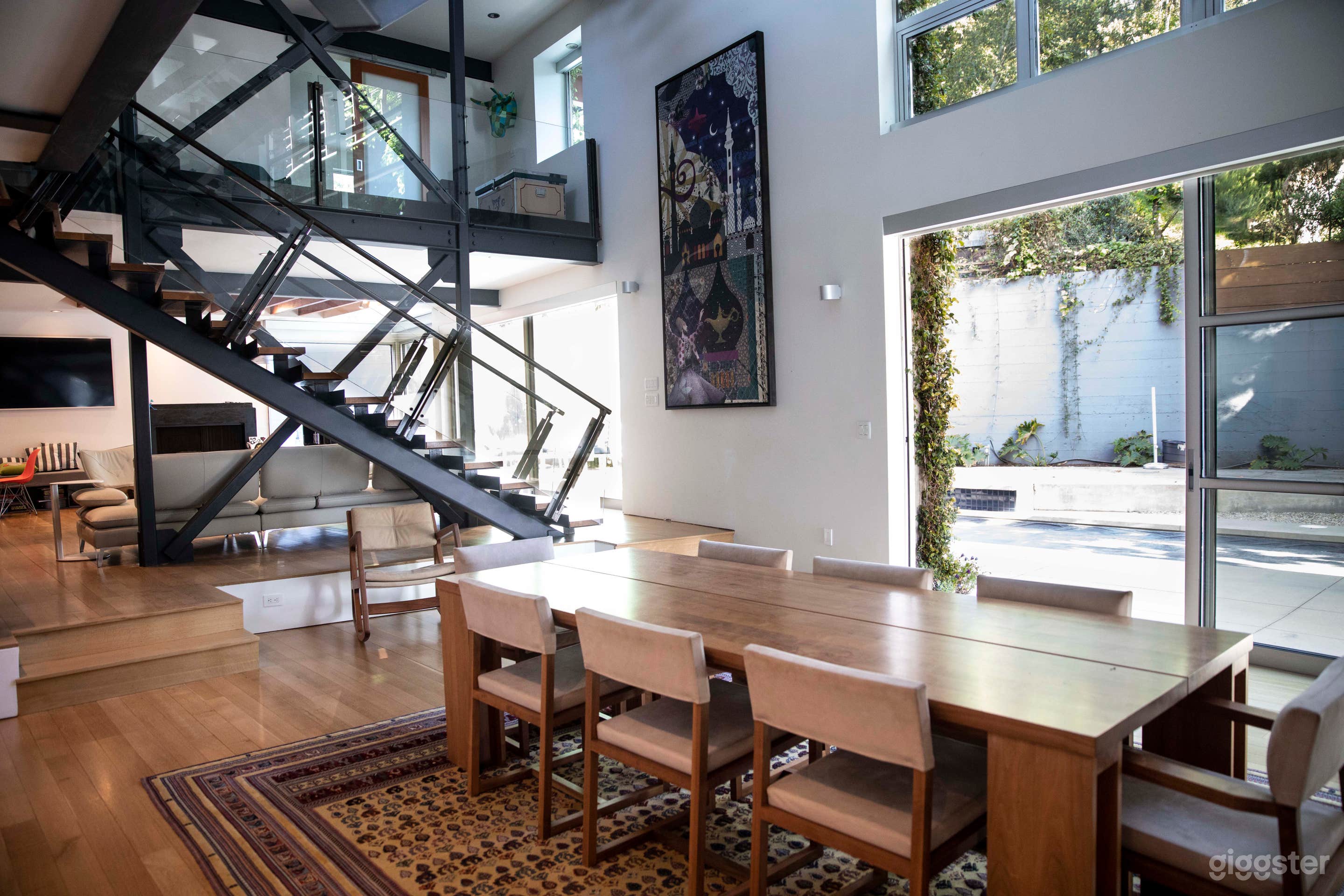 MODERN STYLE HOME IN SANTA MONICA CANYON  Photo 1