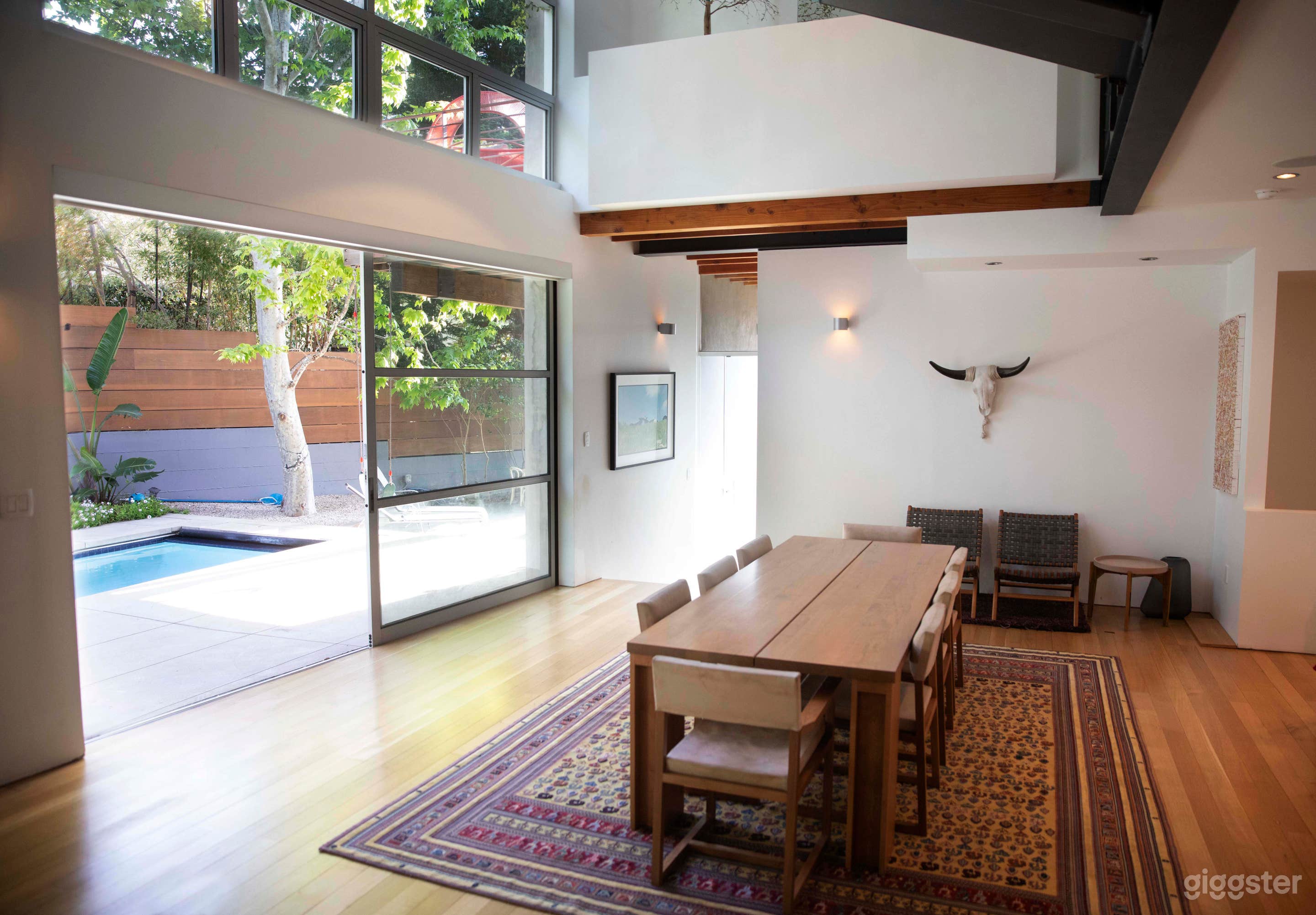 MODERN STYLE HOME IN SANTA MONICA CANYON  Photo 4