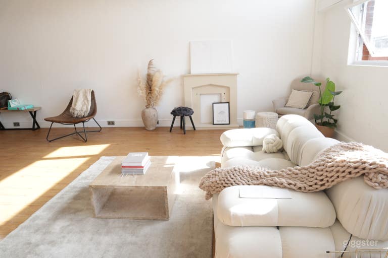  Parisian Style Studio Space - Battersea 