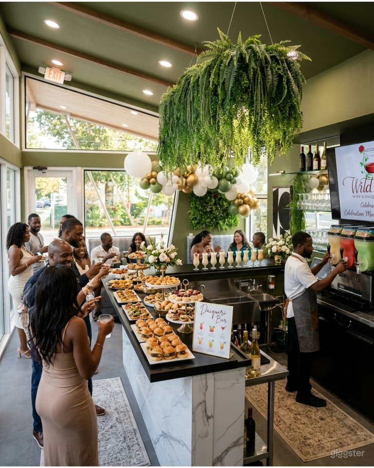  Elegant Bar Garden Outdoor Venue 