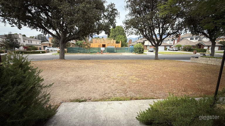  Charming Ranch-Style Front Yard & Pool Backyard Oasis 