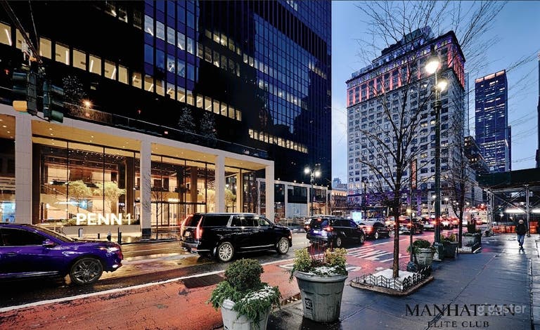  Gallery-Style Event Space with Chandeliers & High Ceilings 