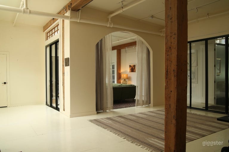  Skylit studio space in huge BK loft 