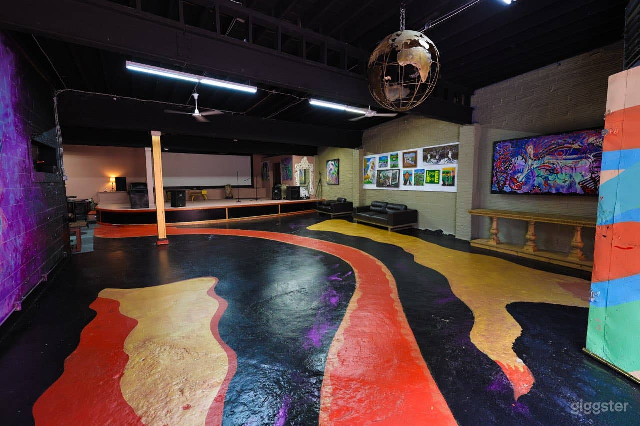 Distinctive Large Studio  Photo 1