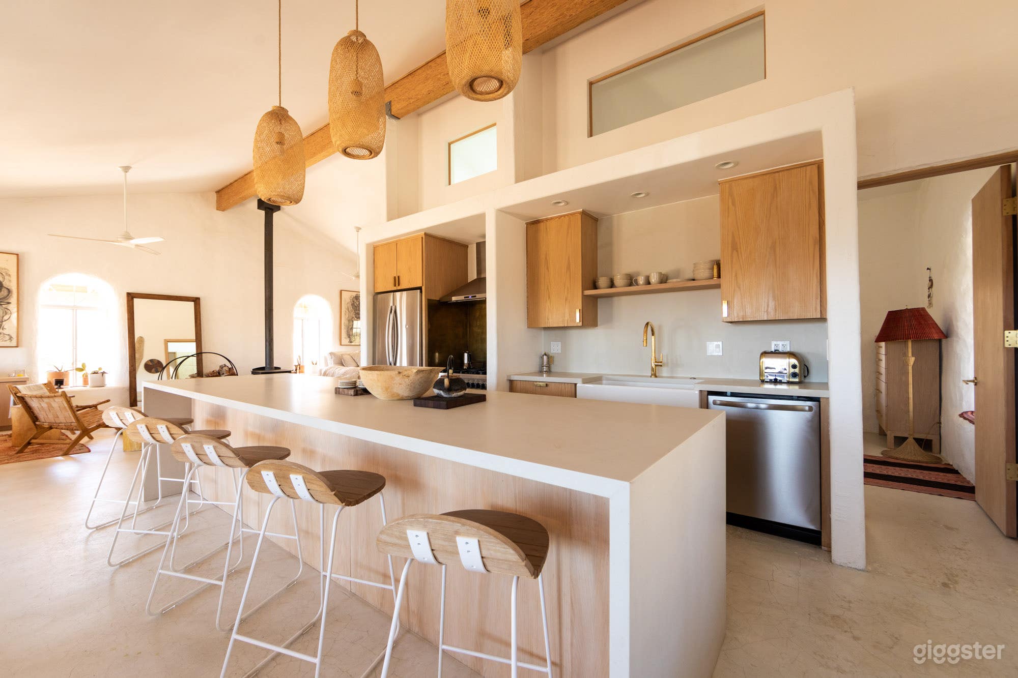 High Desert Ranch House on 43 Acres Photo 4