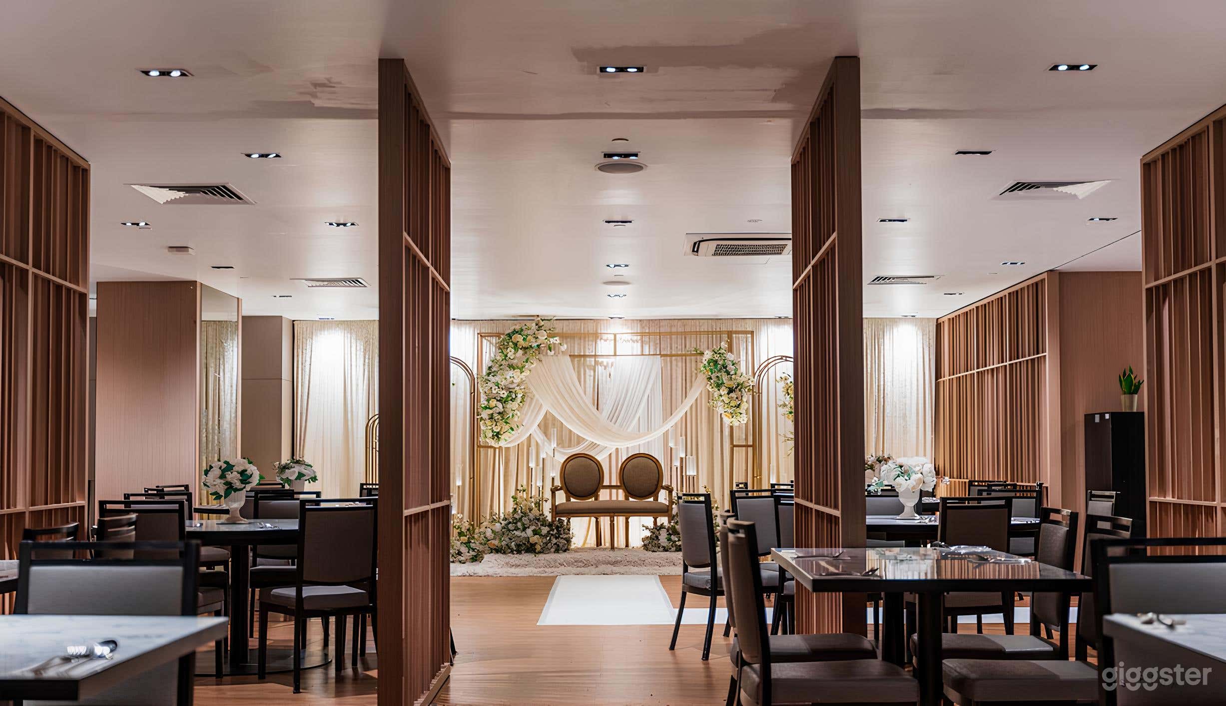 Elegant Event Venue With Diverse Cuisine Photo 1