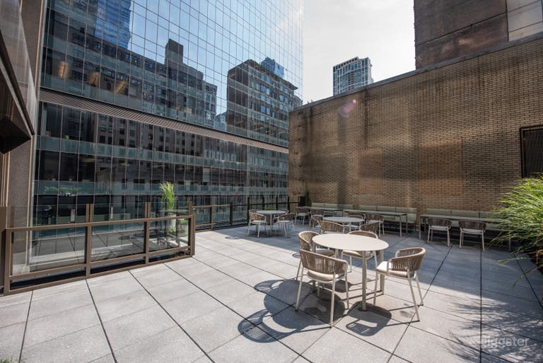  Downtown Chicago Lounge & Rooftop Terrace for Special Events 