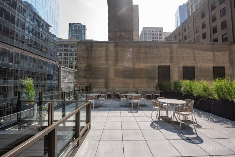 Downtown Chicago Lounge & Rooftop Terrace for Special Events 