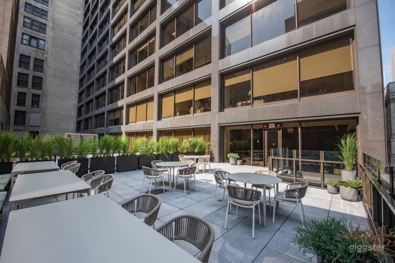  Downtown Chicago Lounge & Rooftop Terrace for Special Events 