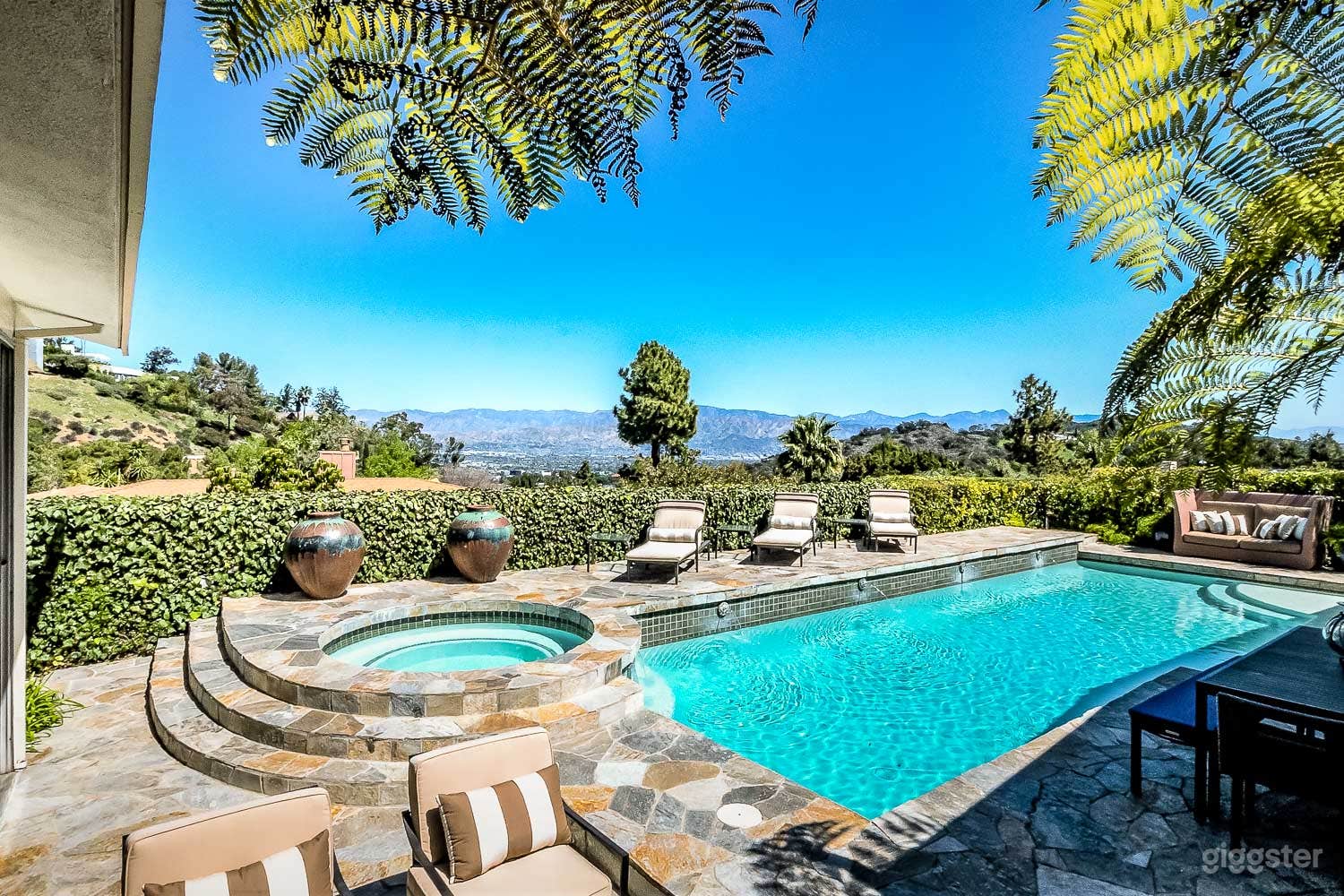 Hollywood Hills Mid-Century Modern Photo 2