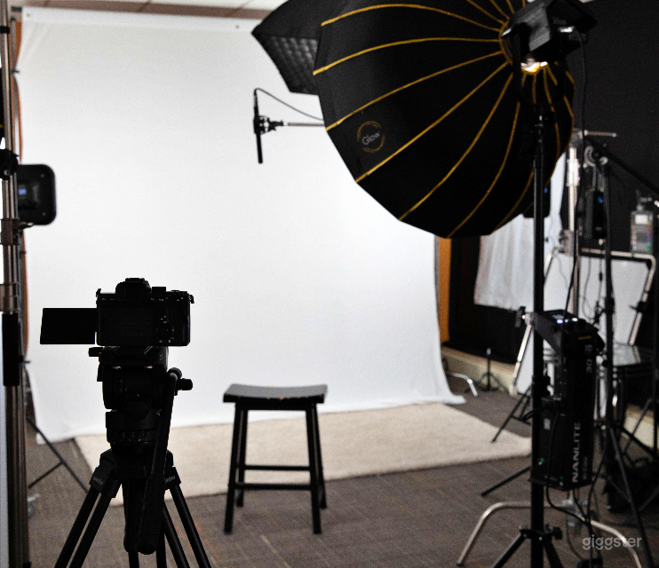  Hi-tech Video Production Studio 