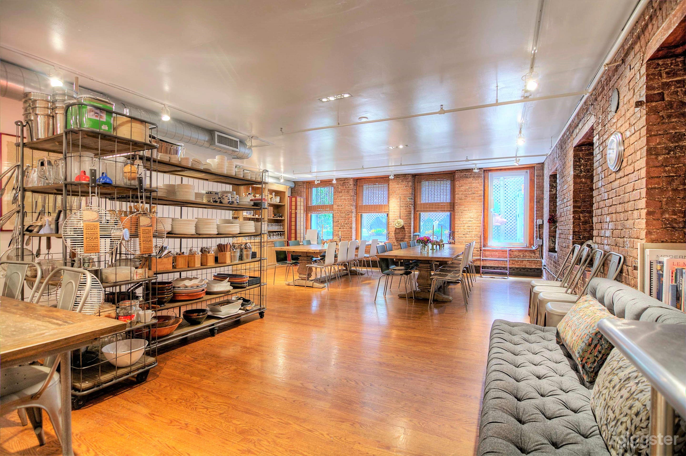 Charming Loft With Professional Kitchen  Photo 4