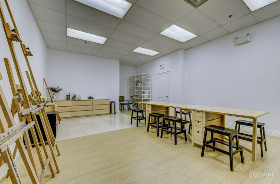 This studio is located in the back of the building and offers renters excellent privacy. We recommend this studio as a changing/makeup room for talent and models. Additionally, with lights off, this studio offers complete darkness for moody photoshoots!