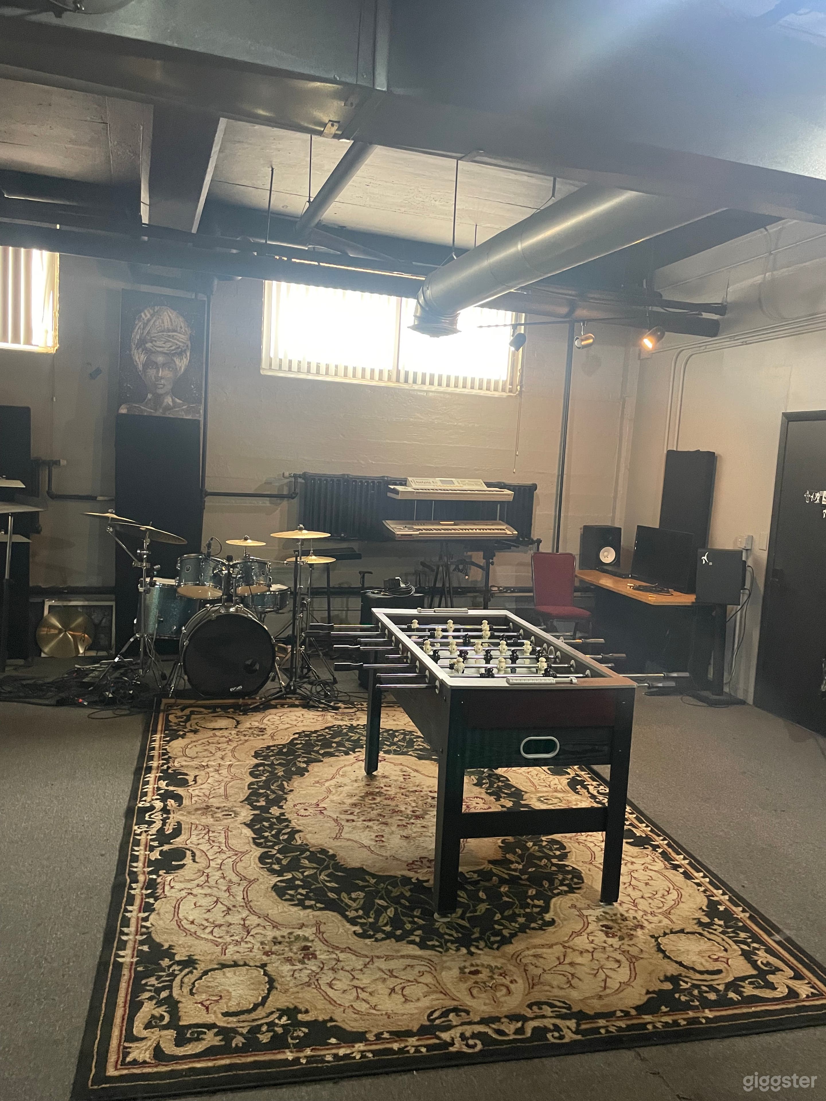 Professional Music Production Studio Photo 4