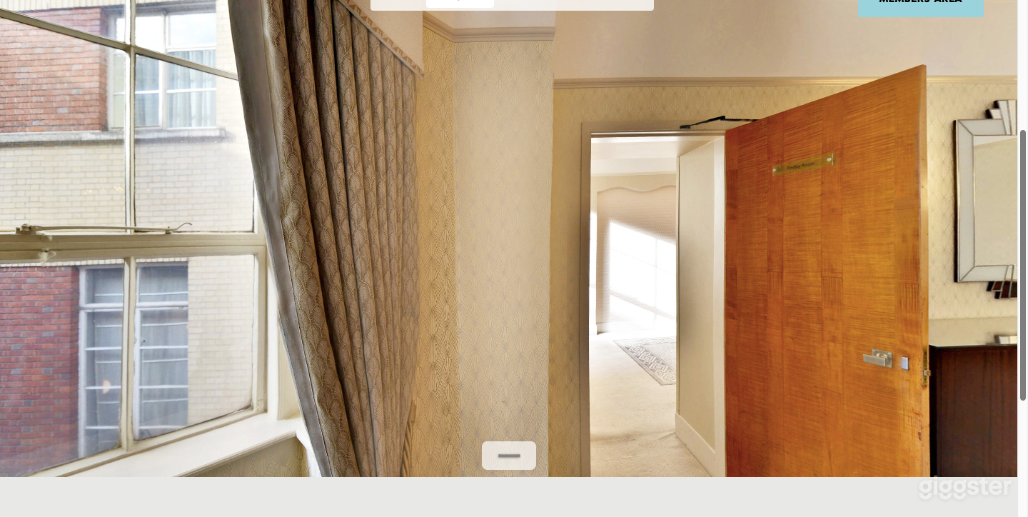 Generous Findlay Room in London Photo 4