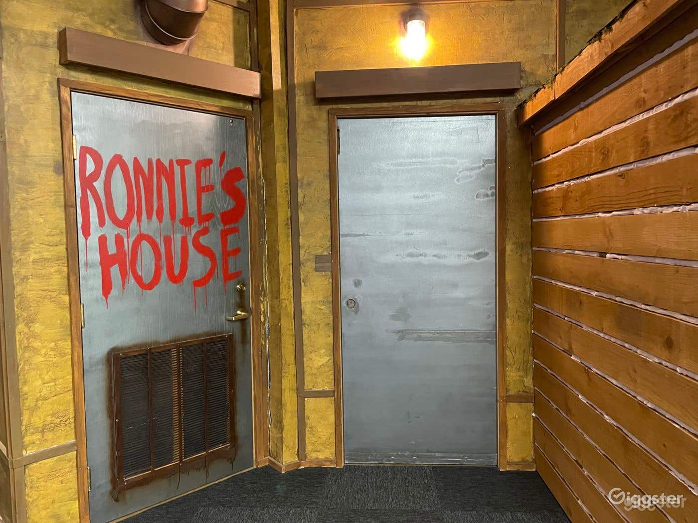 Fully Immersive | Ronnie's House | Escape Room  Photo 1