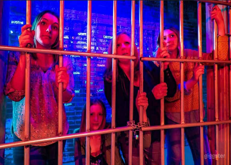  Fully Immersive | Ronnie's House | Escape Room  