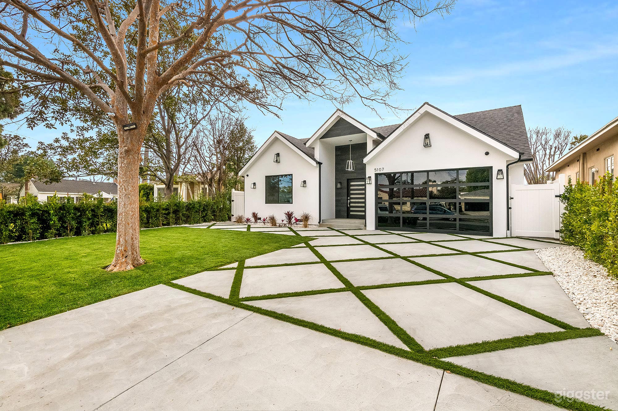 Universal Studios Home with pool and hot tub Photo 1