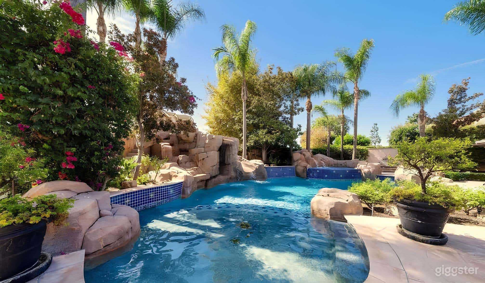 Expansive Backyard with Mountain View &amp; Water Fall, Pool/Spa Photo 4
