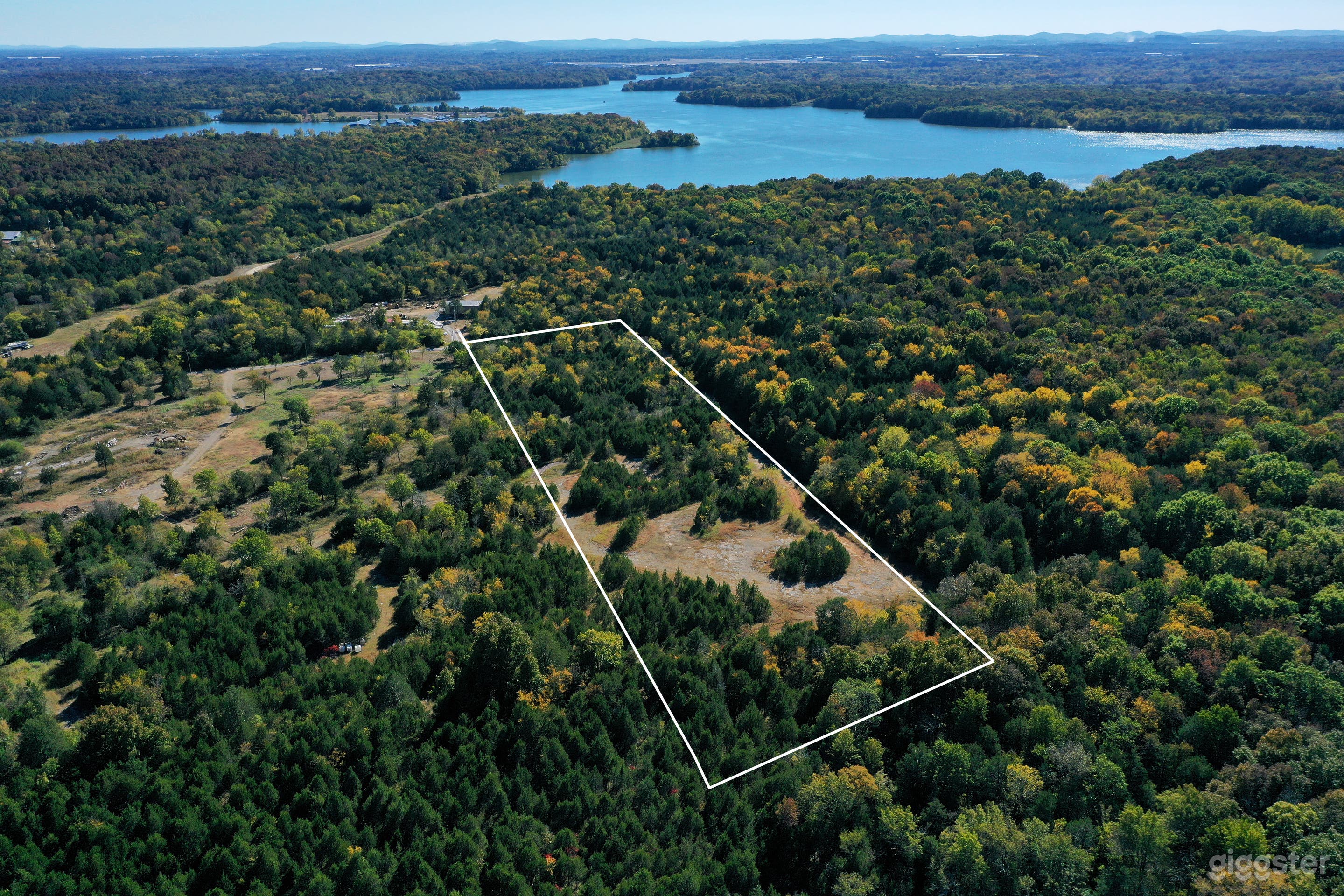 Rugged Land Close to Nashville, TN Photo 3