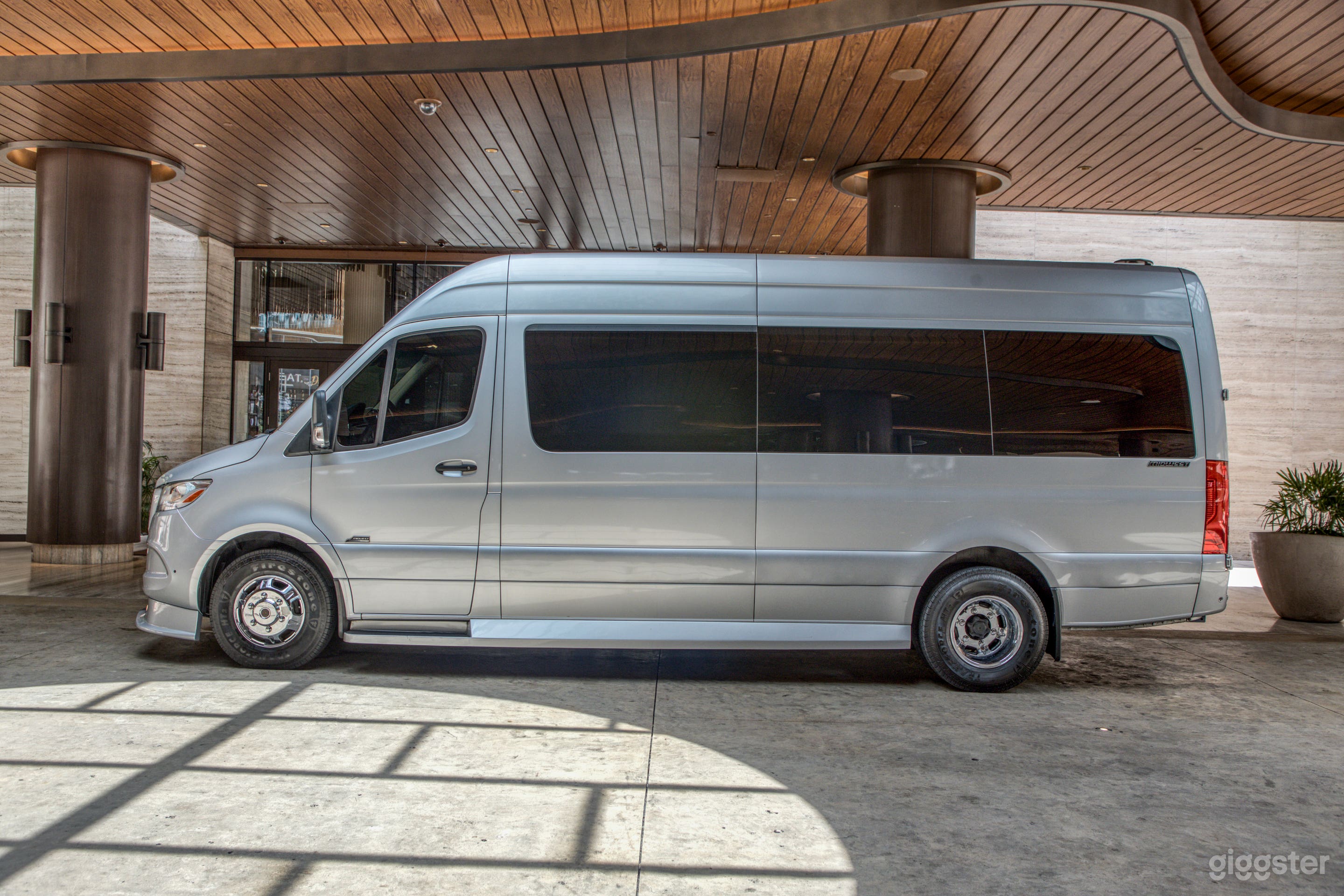 2023 Mercedes-Benz Sprinter Photo 3