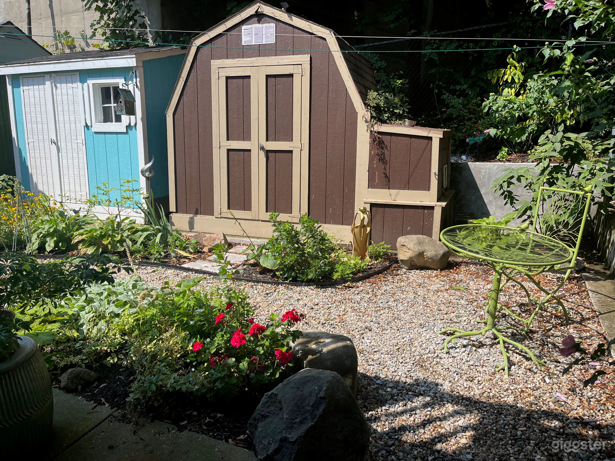 Vintage Garden Backyard Photo 2