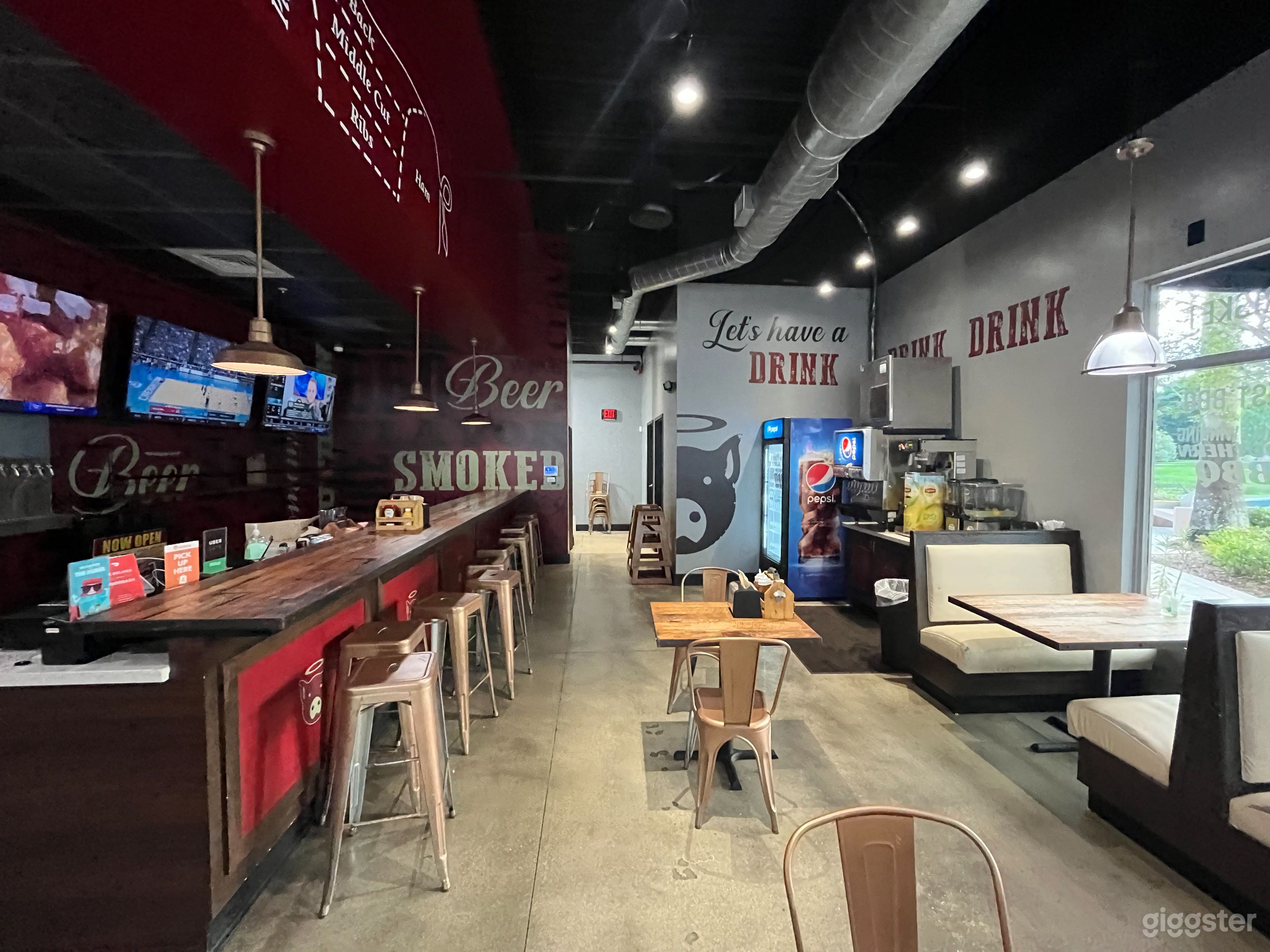 Spacious Venue with Sports Bar!  Photo 2