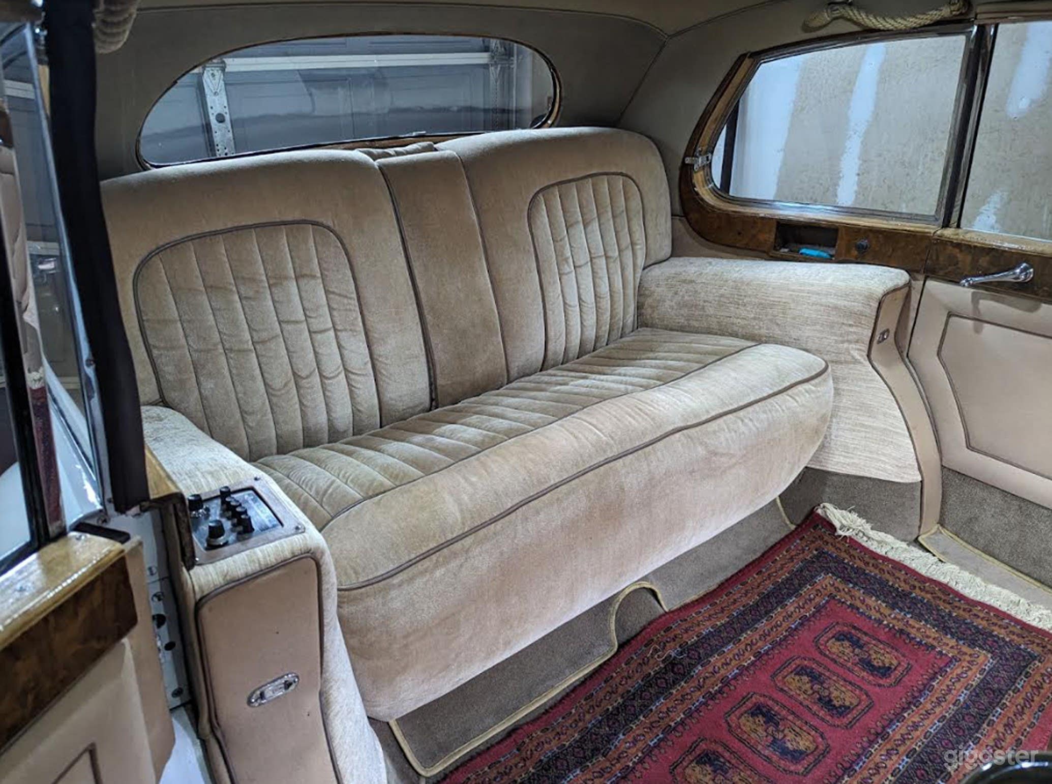 Vintage, Classic Elegance Rolls-Royce Photo 3