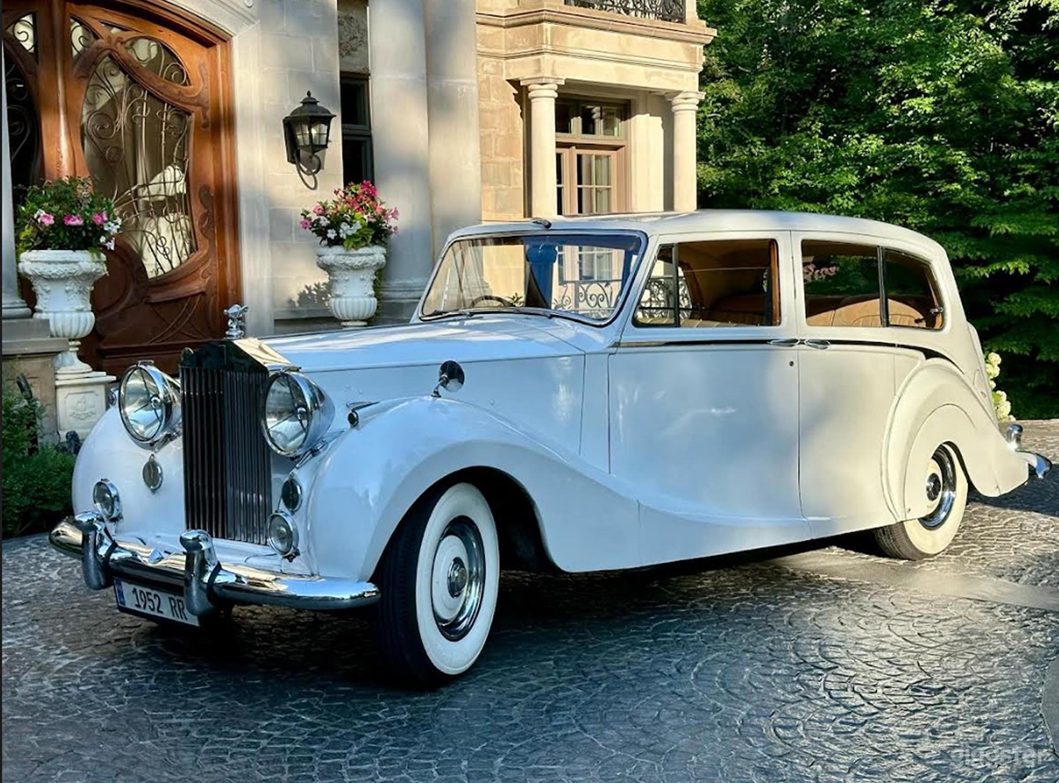 Vintage, Classic Elegance Rolls-Royce Photo 1