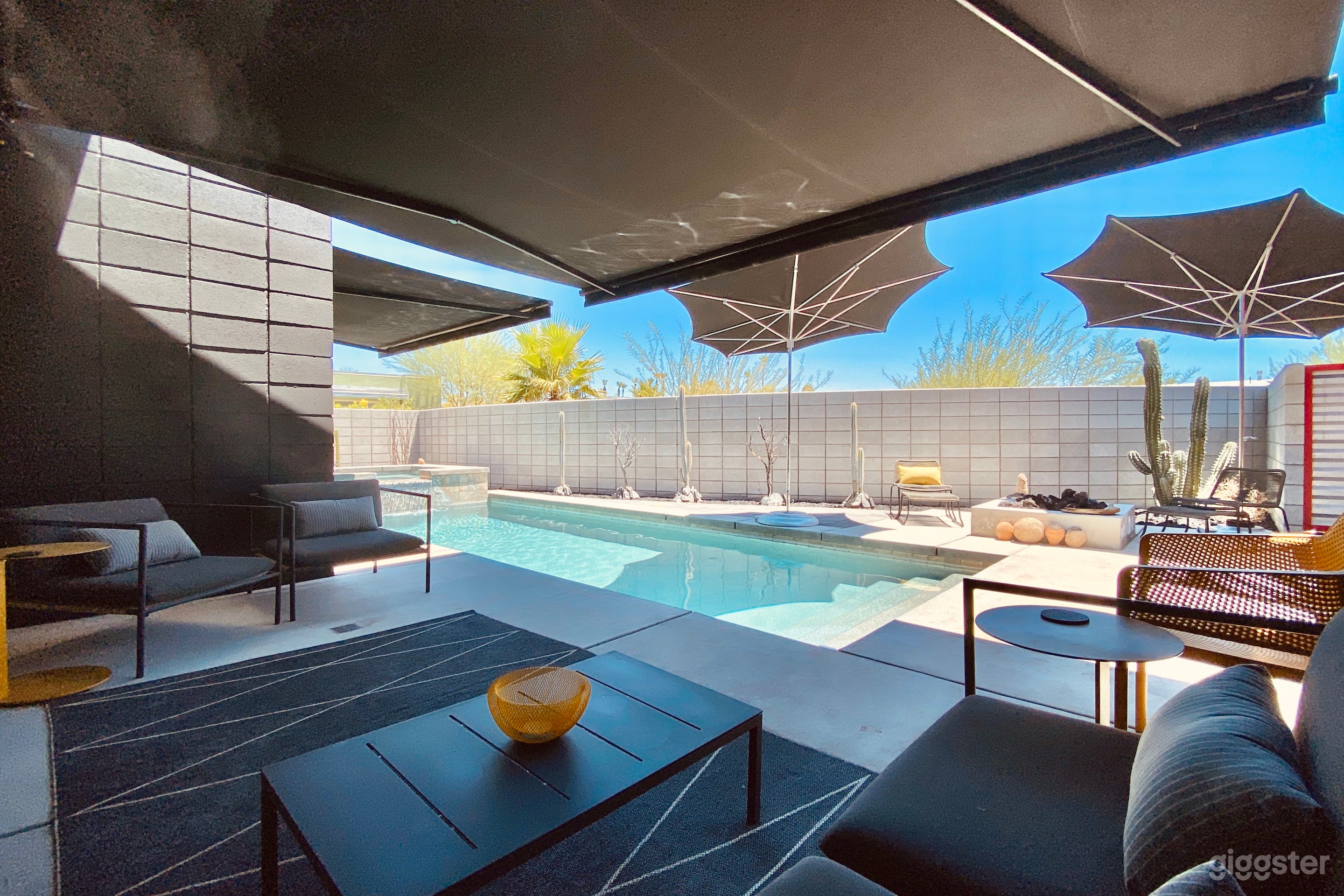 Casa Black / Uniquely Modern Palm Springs Home Photo 2