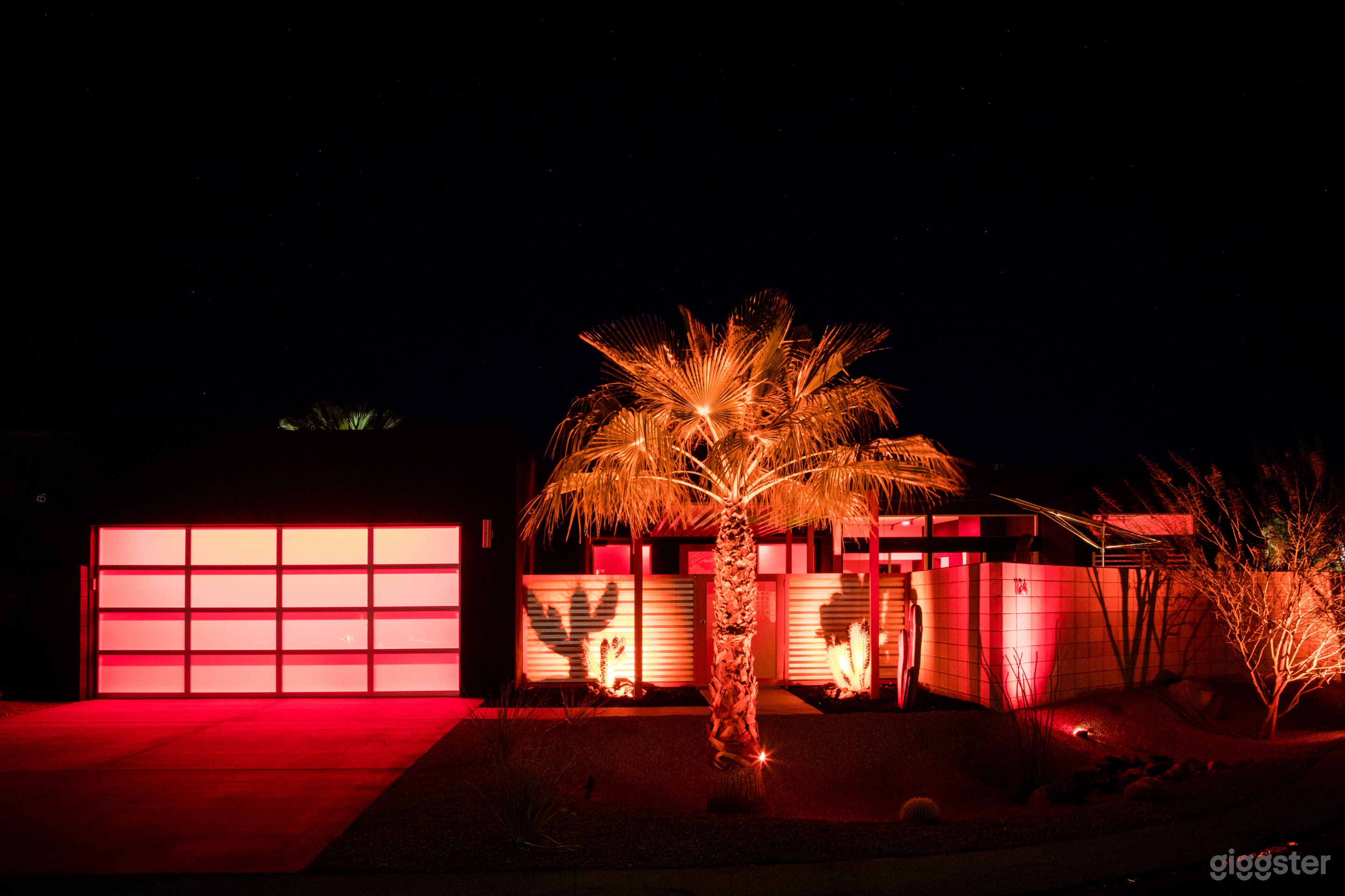 Casa Black / Uniquely Modern Palm Springs Home Photo 3