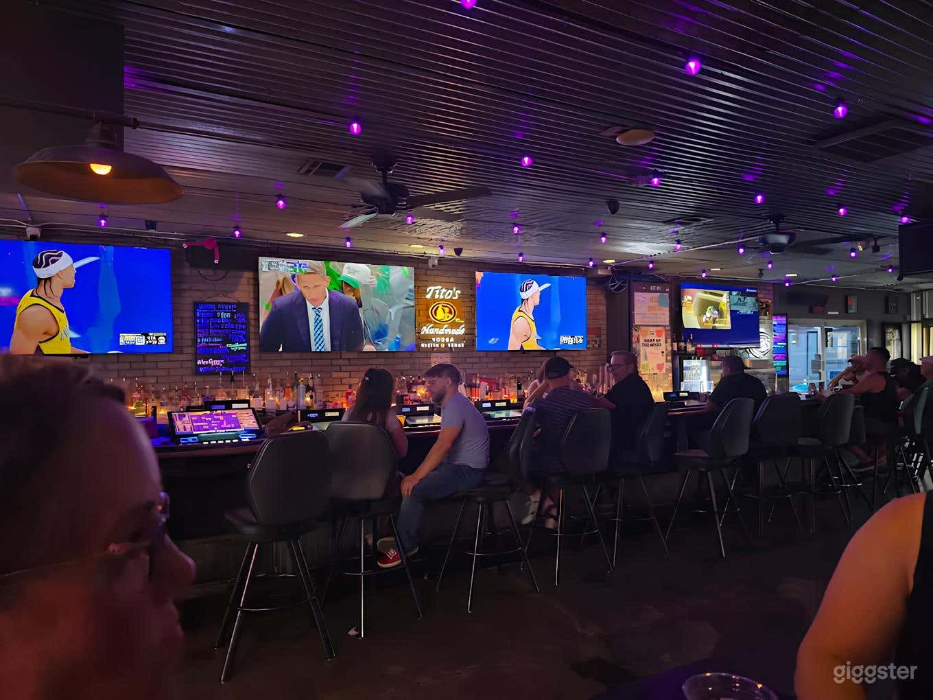 Classic Neighborhood Indoor Space Photo 1