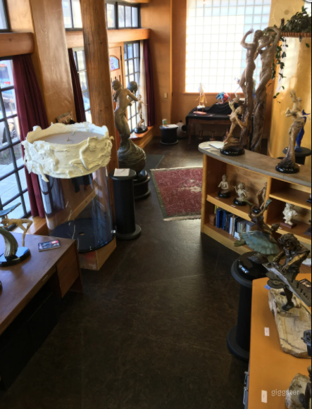 Unique Sculpture Gallery Perfect for Events Space Photo 3