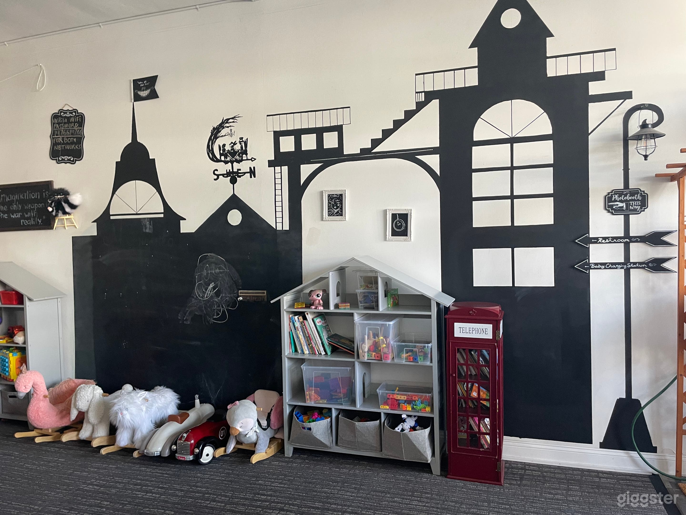 Playroom for Kids in Los Angeles Photo 1